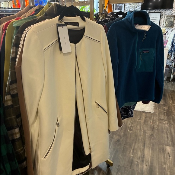 Zara white zip up jacket with black and gold detail size S NWT - Picture 2 of 4